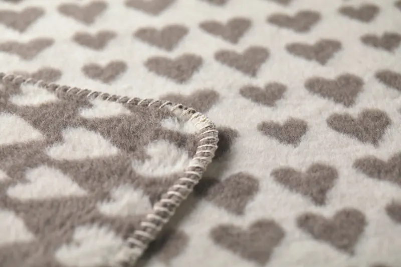 Savona Hearts Velours Throw thumbnail 2