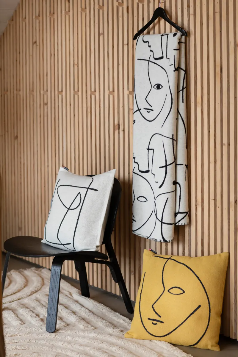 Sylt Faces Abstract Cotton Throw