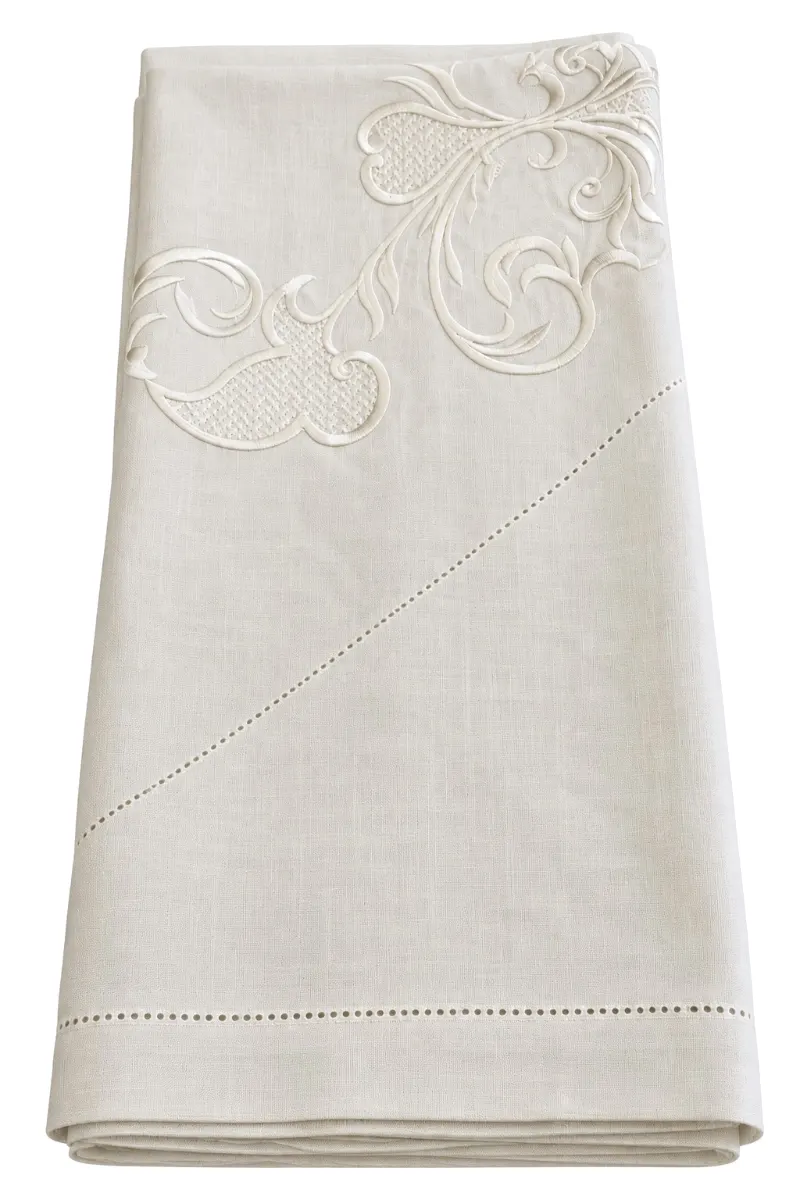 WHITE EMBRODERY LINEN 137*220