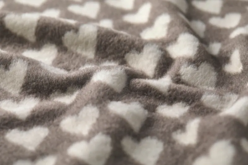Savona Hearts Velours Throw thumbnail 3