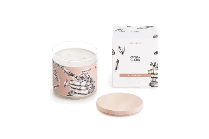 Mis Momentos Scented Candle